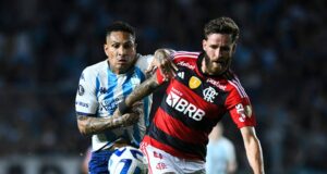 Paolo Guerrero jugó solo un tiempo en empate de Racing con Flamengo 1-1