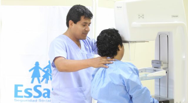 EsSalud brindó 152, 618 exámenes preventivos de cáncer ginecológico durante el primer trimestre del 2023