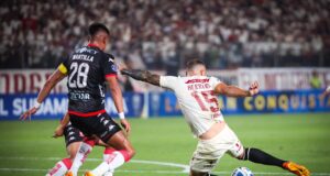 Universitario venció a Santa Fe 2-0 y lidera el grupo «G» de a Copa Sudamericana