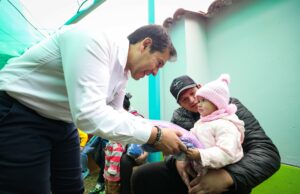 Cusco: ministro Julio Demartini supervisó entrega de más de 12 000 kits de abrigo a niños del programa Cuna Más