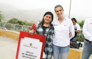 Ministerio de Vivienda entregó más de 4 mil títulos de propiedad para viviendas e instituciones de Lima y Callao