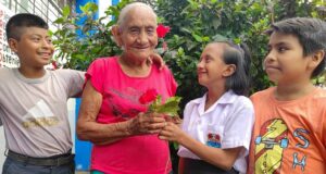 Ministerio de Desarrollo e Inclusión Social, rinde homenaje a mamitas de pensión 65 en el Día de la Madre