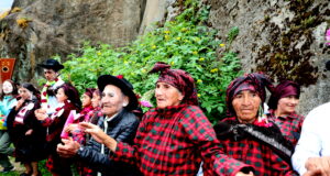 Midis: Usuarias de Pensión 65 y escolares de Tupe realizaron rituales y cantaron en lengua jaqaru