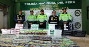 A balazos efectivos de PNP intervienen camión cargado con cigarrillos ‘bamba’ en Puno