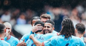 Manchester City le ganó al Leeds United 2-1 y volvió a la punta de la Premier League