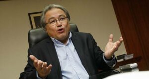 Josué Gutiérrez debe renunciar a la Defensoría del Pueblo, ante graves cuestionamientos en su contra