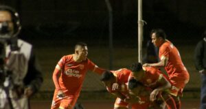 Universitario cayó en su visita al Sport Huancayo 1-0 y bajó al tercer lugar del Apertura