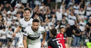 Melgar fue goleado por Olimpia 4-1 y quedó eliminado de todo