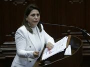 Acorralada por críticas, Rosa Gutiérrez renuncia al cargo de ministra de Salud
