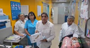 Carlos Álvarez se solidariza con papitos que tienen a sus hijos en UCI