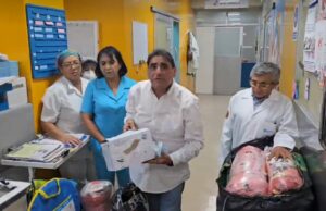 Carlos Álvarez se solidariza con papitos que tienen a sus hijos en UCI