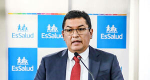 EsSalud: Arturo Orellana es acusado de por negligencia al dejar una gasa tras operación