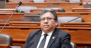 Congresista de Acción Popular Jorge Luis Flores Ancachi fue impedido de salir del país por orden judicial