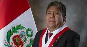 Congresista Jorge Flores Ancachi tras ser detenido intentando viajar a China comparece ante juzgado de Puno