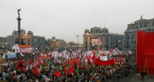 ‘La Gran marcha de los pueblos’ se concentra en plaza Dos de Mayo