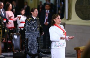 La presidenta Dina Boluarte asiste a la Misa Solemne y Te Deum