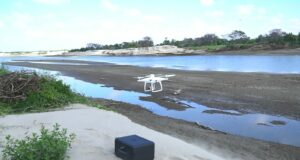 Con drones levantan información topográfica en canal de Chutuque