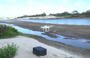 Con drones levantan información topográfica en canal de Chutuque