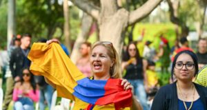 Consulado de Colombia celebró sus Fiestas Patrias en Circuito Mágico del Agua