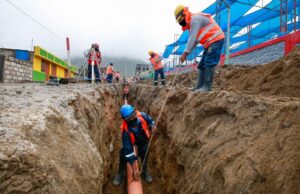 Miles de beneficiados con reconstrucción de pistas, veredas y saneamiento en 13 regiones del país