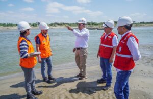 Autoridada para la Reconstrucción con Cambios inicia labores para a salida al mar del río Piura