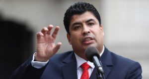 Ministro de Trabajo tras críticas a Rosa Gutiérrez: «Yo fui quien la propuso, por la experiencia que tiene»