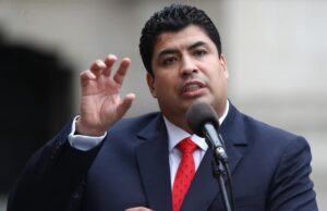 Ministro de Trabajo tras críticas a Rosa Gutiérrez: «Yo fui quien la propuso, por la experiencia que tiene»