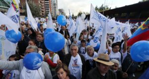 Ecuador: campaña electoral acaba con promesas de seguridad y homenaje a Villavicencio