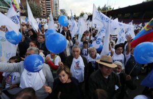 Ecuador: campaña electoral acaba con promesas de seguridad y homenaje a Villavicencio