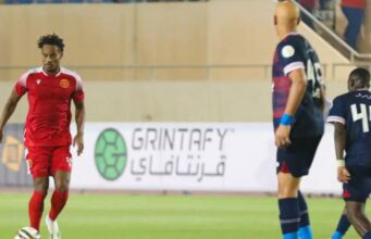 André Carrillo le ganó el duelo a Christofer Gonzales