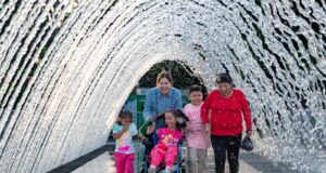 Allison Huamán: Niña símbolo de La Teletón 2023 visitó El Circuito Mágico del Agua