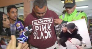 La Victoria: Sujeto ebrio apuñala a perrita de su ex pareja y tiene denuncias por violación sexual(VIDEO)