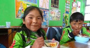 Qali Warma invierte más de S/2300 millones para atención alimentaria complementaria escolar