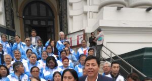 Adultos mayores de Pisco visitaron el Congreso de la República