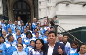 Adultos mayores de Pisco visitaron el Congreso de la República