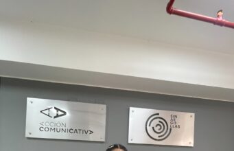 ‘Cholita Lu’: popular estrella del TikTok forma parte productora de cine y televisión Sinargollas