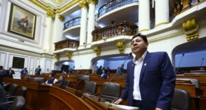 Congresista Doroteo pidió minuto de silencio por víctimas del terremoto de Pisco