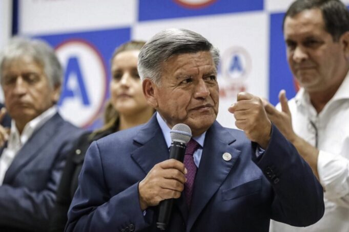 César Acuña: Recolectan firmas para revocar a gobernador Regional de Trujillo