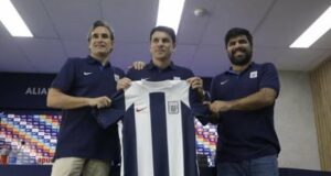 Mauricio Larriera, uruguayo de 52 años fue presentado como flamante entrenador del cuadro ‘blanquiazul’