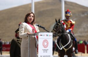 Dina Boluarte: pasa mal momento en ceremonia por el 199° Aniversario de la Batalla de Junín