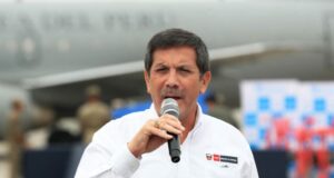 Ministro de Defensa niega haber ocultado información en declaración jurada