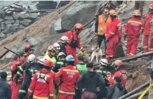 Niño de 4 años falleció tras derrumbe de muro de construcción en Comas (VIDEO)