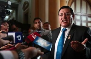 Alejandro Soto: Presidente del Congreso dice no renunciará y encara a la prensa: “No me interesa lo que digan”