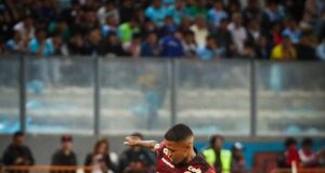 Líderes Cristal y Universitario no se sacaron ventaja y terminaron 0-0 en el Nacional