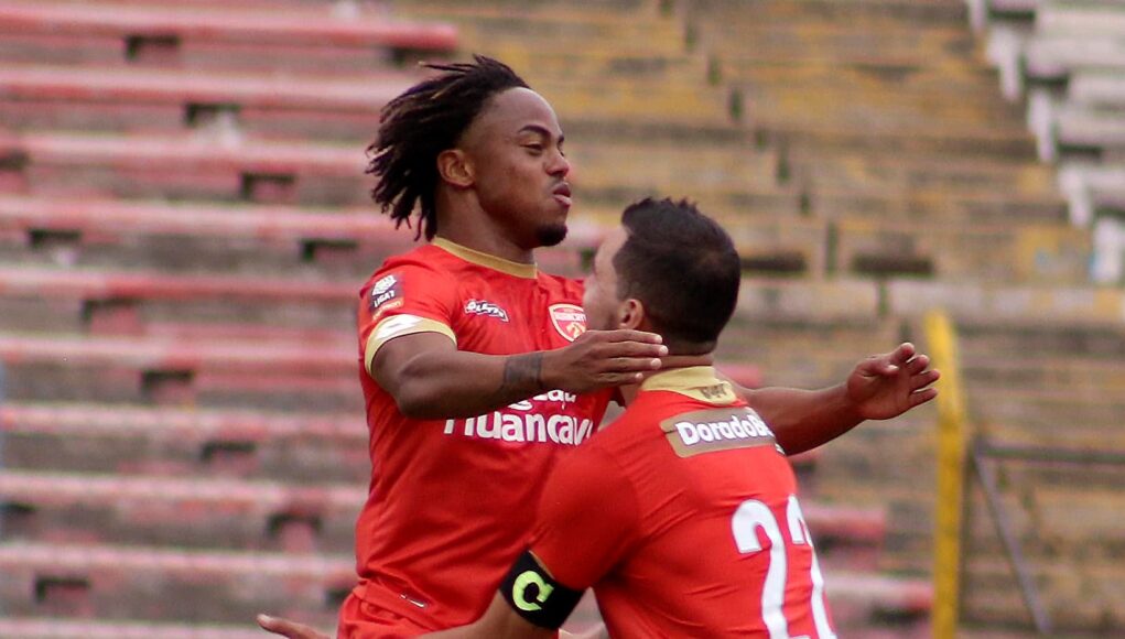 Sport Huancayo sigue imparable en casa al ganat a Binacional 3-1