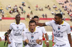 Buen estreno tuvo Roberto Mosquera con la Vallejo que goleo al Grau 5-0