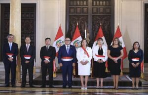 Dina Boluarte juramenta a seis nuevos ministros de Estado