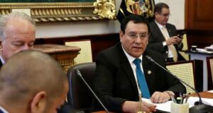 Alejandro Soto: Nuevos chats demostrarían que uso a trabajadores como ‘trolls’