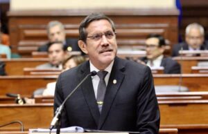 Ministro de Defensa: Jorge Chávez Cresta descarta renunciar al cargo