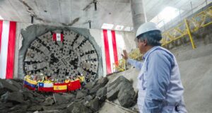 Línea 2 del Metro: Ministro Pérez Reyes supervisó reinicio de operaciones de excavación en la estación 28 de Julio